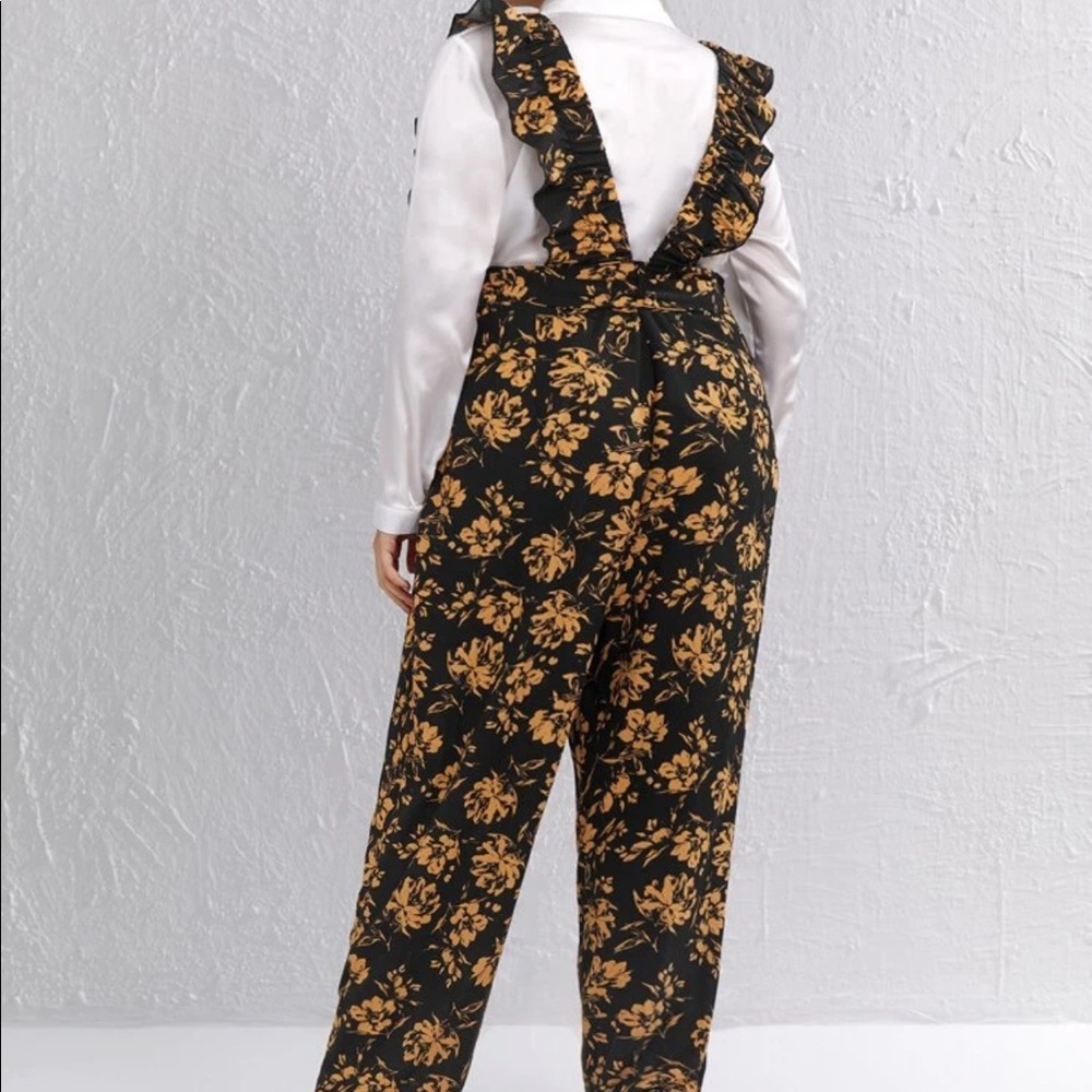 Jumpsuit - Picture 5 of 7